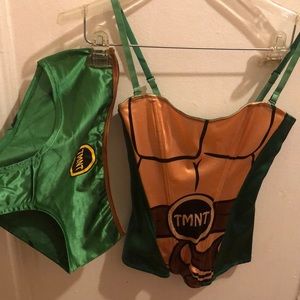 Hooters Halloween costume (worn once)